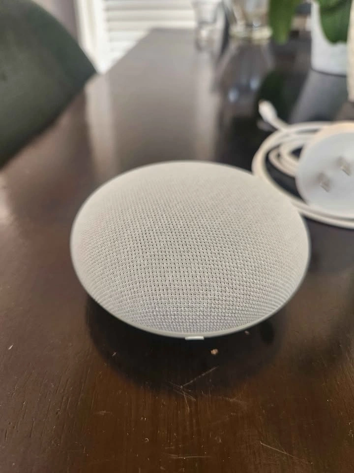 Google Nest Mini (2nd Generation) - photo 2