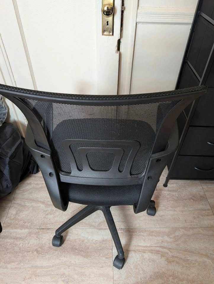 Mesh Office Chair – Good Condition - photo 3