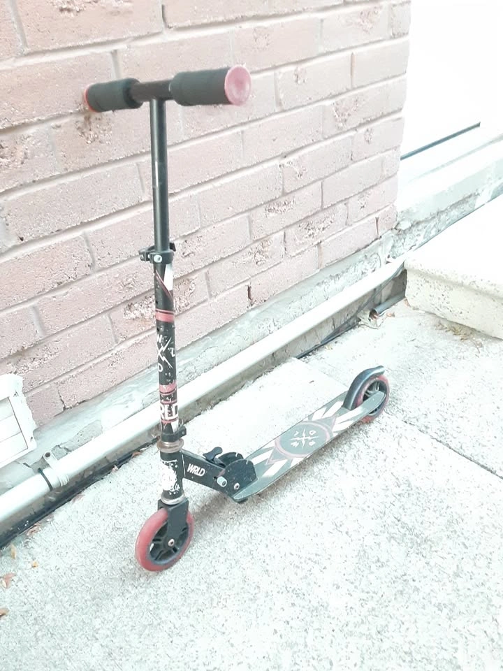WRLD Red Black Scooter with Breaks for Kids - photo 4