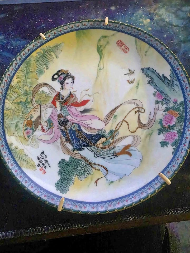 Chinese Decorative Wall Plate