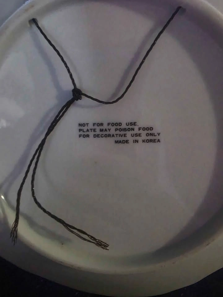 Montreal Canada Decorative Plate Made in Korea - photo 3