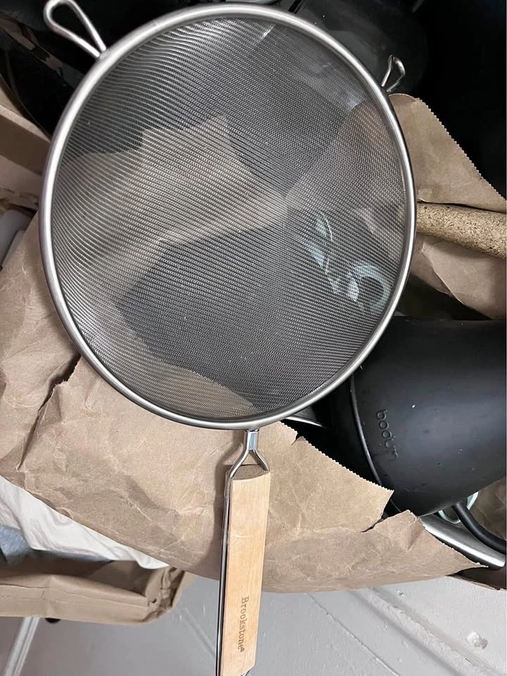 Brookstone Fine Mesh Strainer
