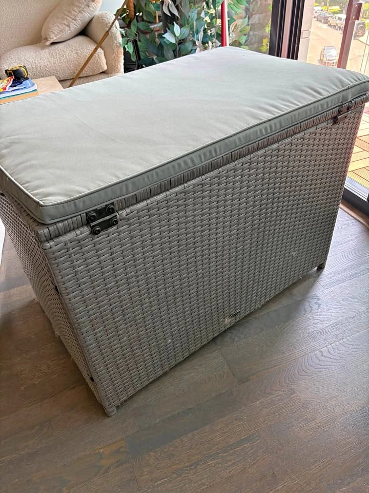 Patioflare Wicker Patio Deck Box, 80 gal