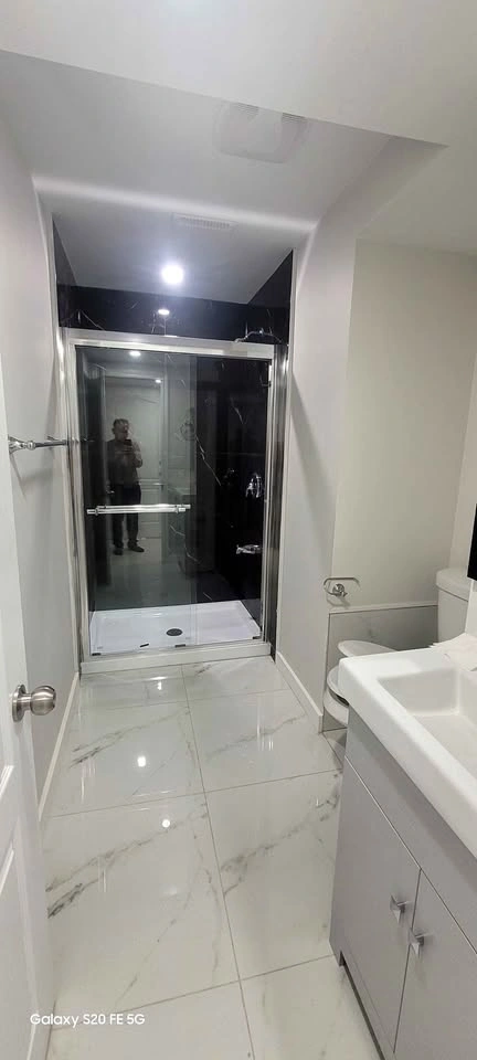 1 Bed 1 Bath - Apartment - photo 3