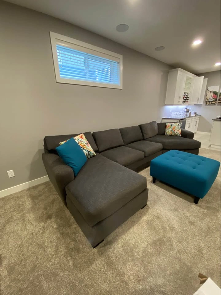 Reside Sectional and Ottoman - photo 2