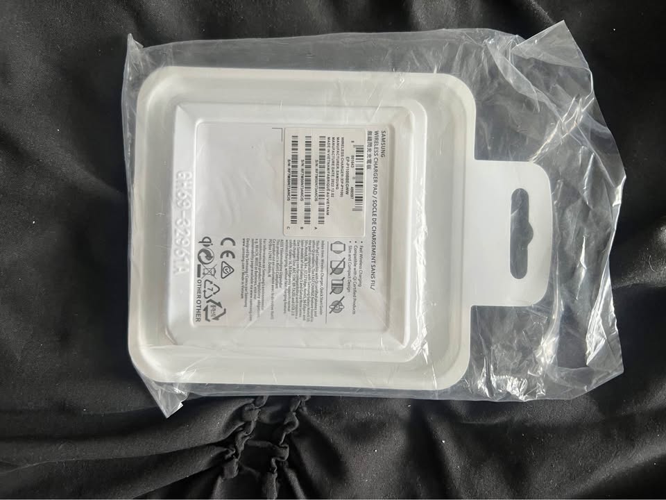 Samsung Wireless Charger Pad - photo 2
