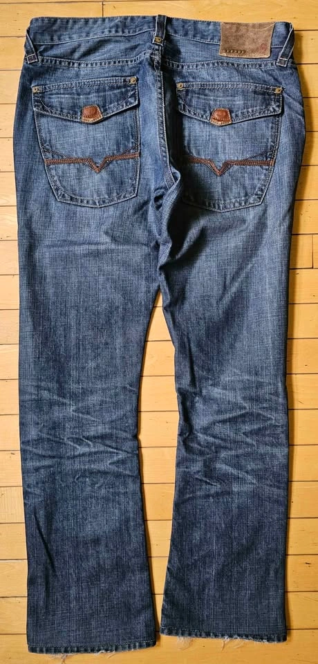 Guess Premium Made in LA Flap Pocket Jeans - Size 33 - photo 2