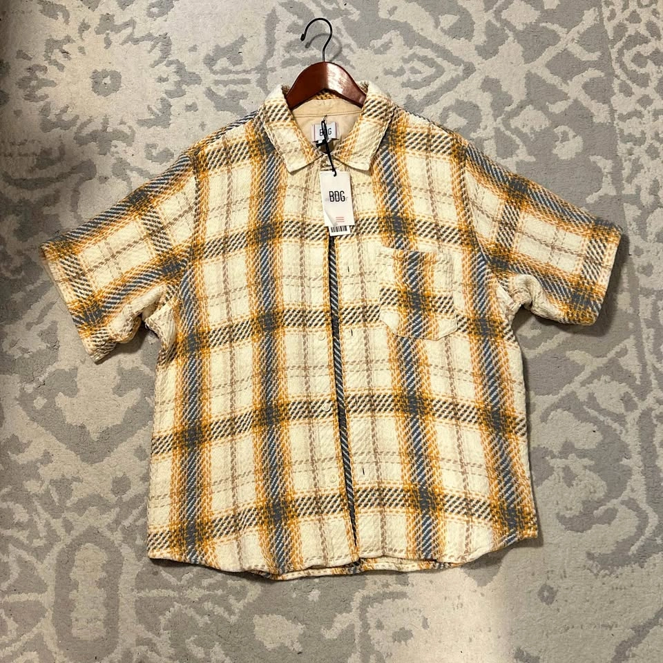 BDG Urban Outfitters Short Sleeve Plaid Button Down Shirt - Larg