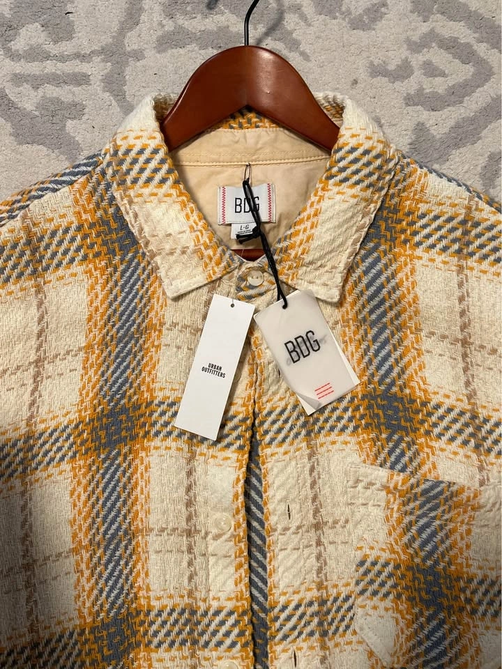 BDG Urban Outfitters Short Sleeve Plaid Button Down Shirt - Larg - photo 4