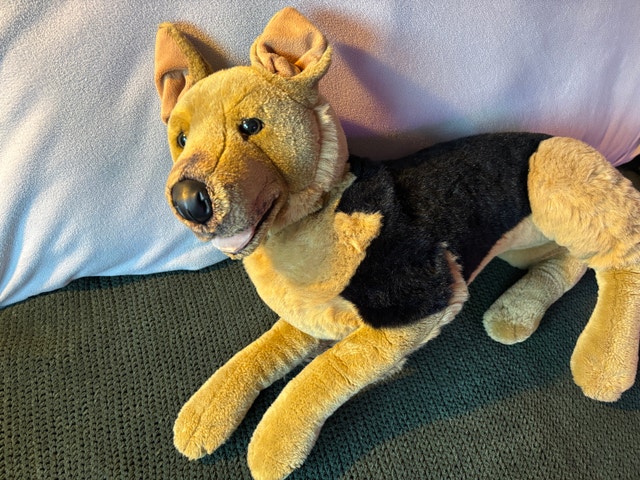 Toys R Us 2001 Animal Alley 36” German Shepherd Plush - photo 2