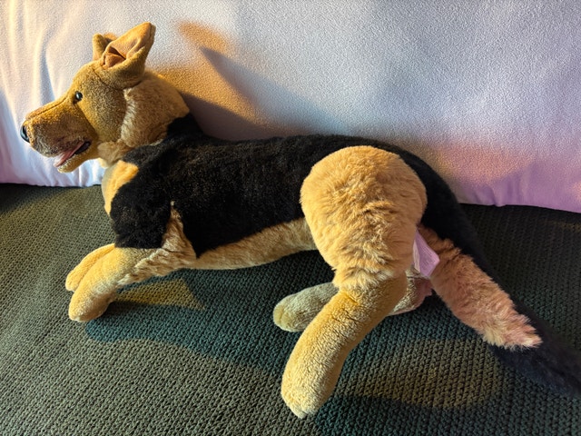 Toys R Us 2001 Animal Alley 36” German Shepherd Plush - photo 3
