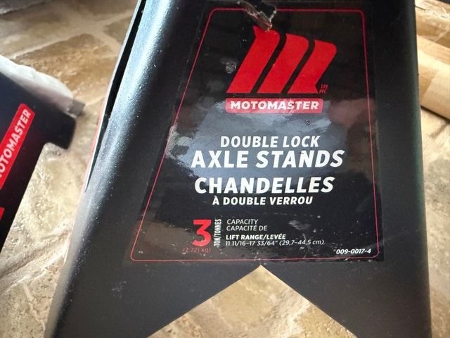 MotoMaster Heavy-Duty Steel Double-Lock 3-Ton Jack Stand - photo 2