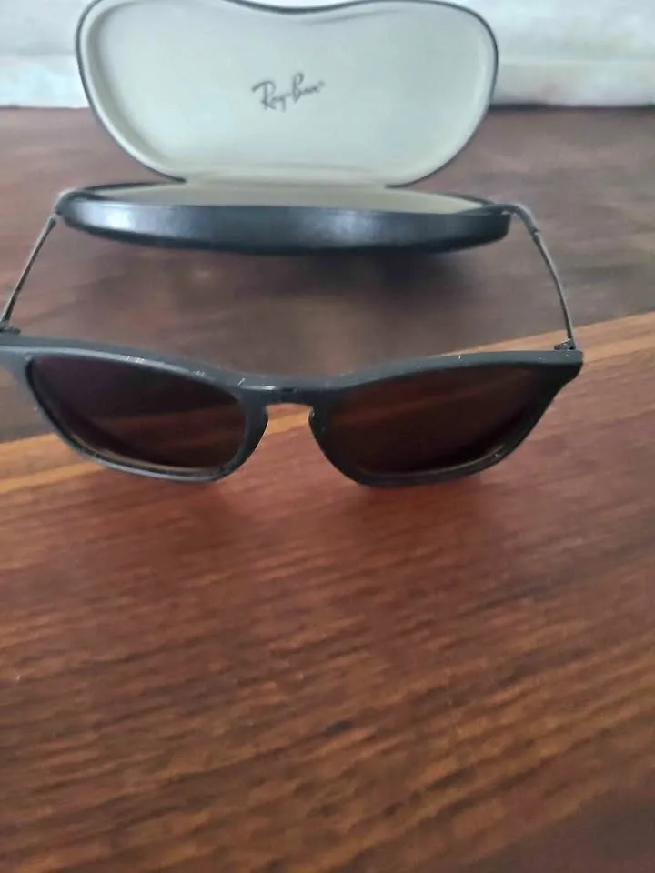 Ray Ban Chris RB4187 Sunglasses 622/8G 54-18