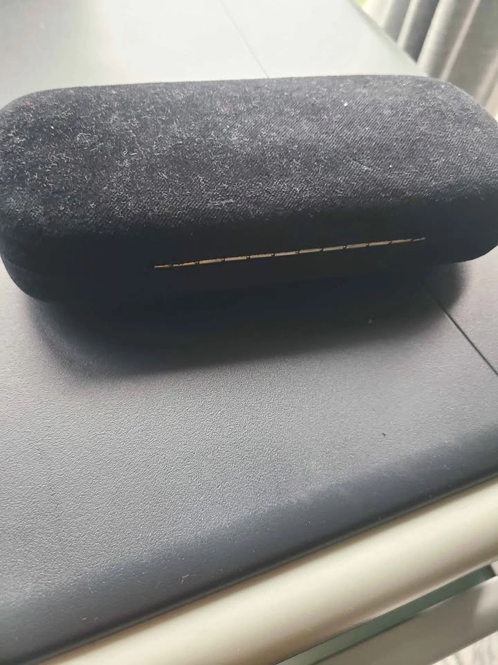 Velvet Sunglasses Case - Etobicoke - photo 2