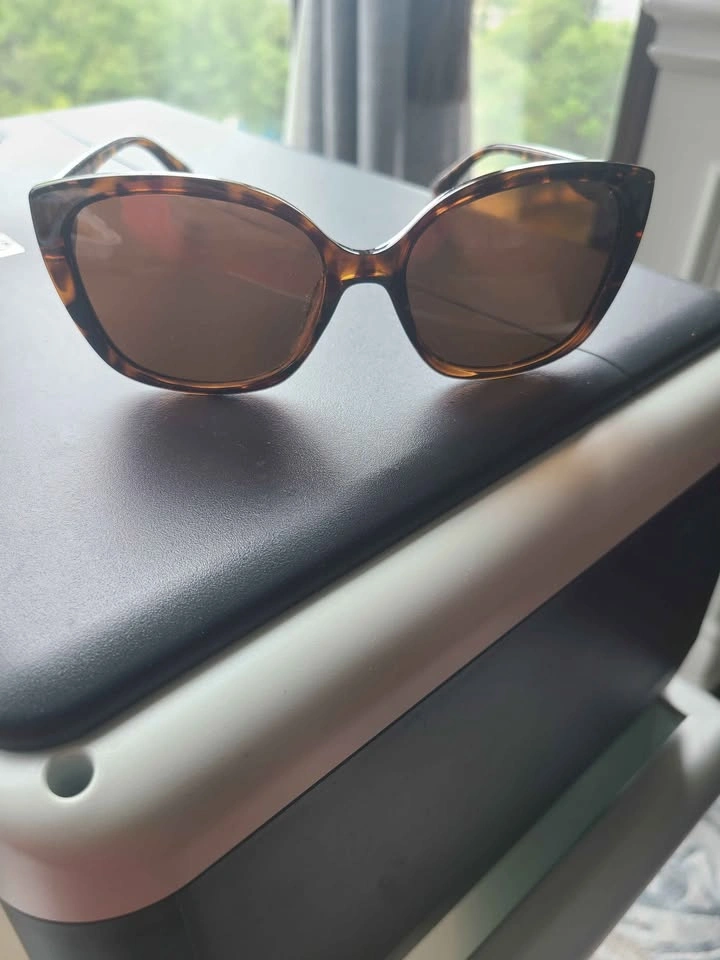 Oscar de la Renta Rounded Modern Cat-Eye Polarized Sunglasses - photo 2