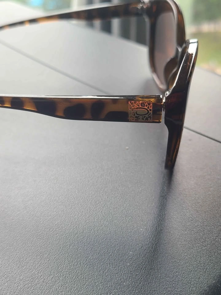 Oscar de la Renta Rounded Modern Cat-Eye Polarized Sunglasses - photo 5