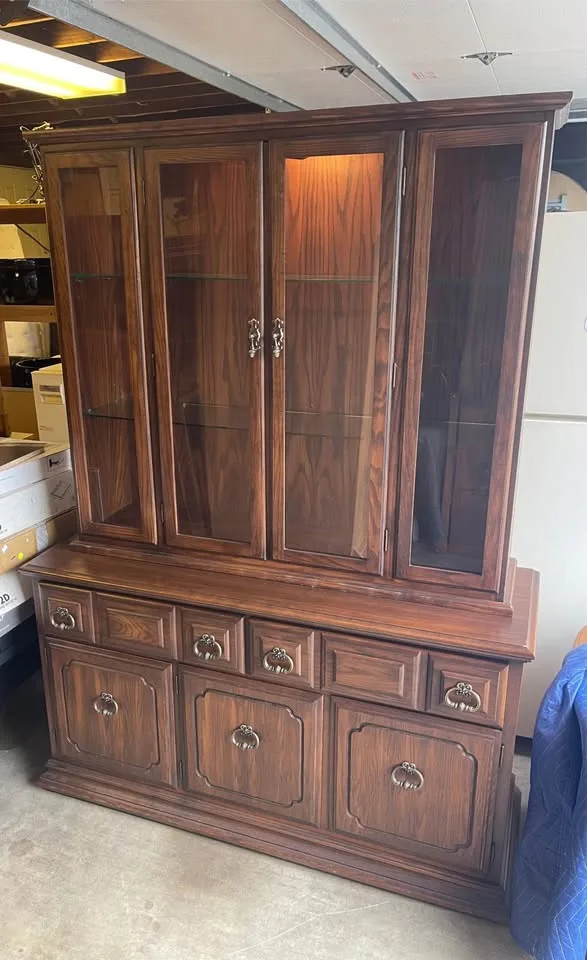 Kroehler Solid Wood China Cabinet image indicator(2)