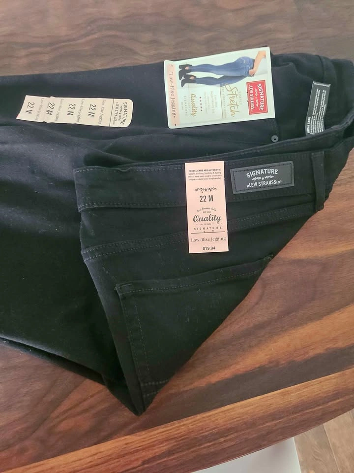 New Signature by Levi Strauss & Co. Low-Rise Jegging Size 22M