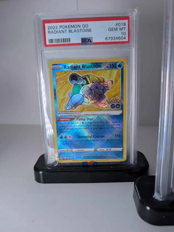 PSA 10 Pokemon Card Lot - Radiant Charizard, Blastoise, Venusaur - photo 4