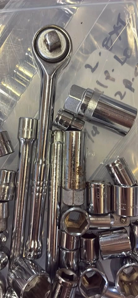 42pc Husky & Mastercraft SAE Socket Set w/ Ratchets - photo 2
