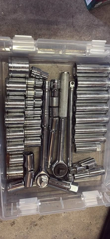 Socket Set with Ratchets (3/8" to 1-1/4" SAE) - photo 2