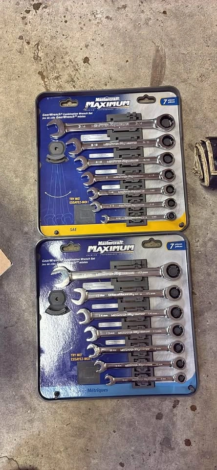 14-Pc Mastercraft MAXIMUM Ratcheting Wrench Set (SAE/Metric)