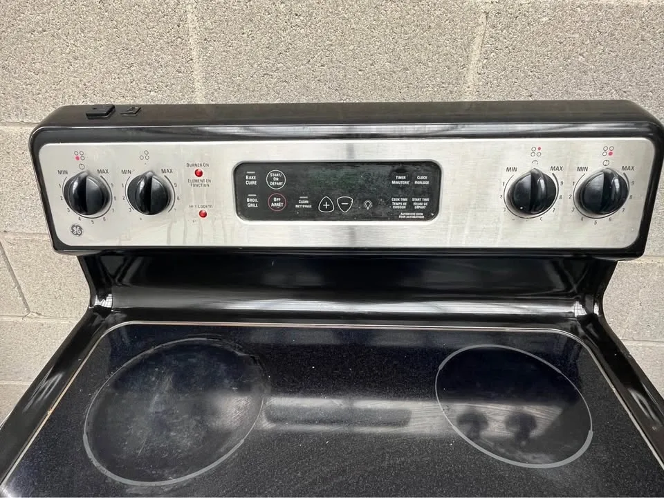Nice 30” GE electric oven - photo 3