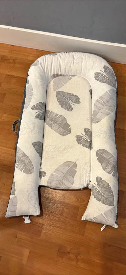 Baby lounger/nest