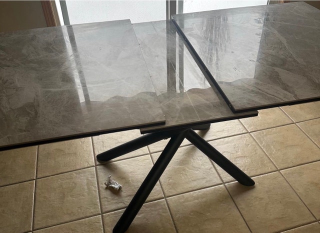 Structube Dining Table (Extendable) - photo 3
