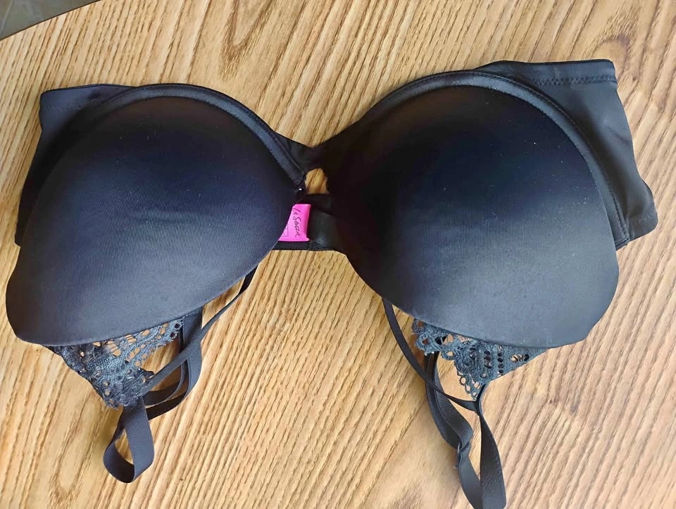 #7 Obsession Plunge La Senza Black bra 36C
