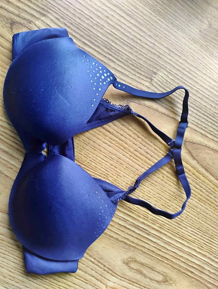 #11 Body Kiss La Senza Blue bra front clasp 34A