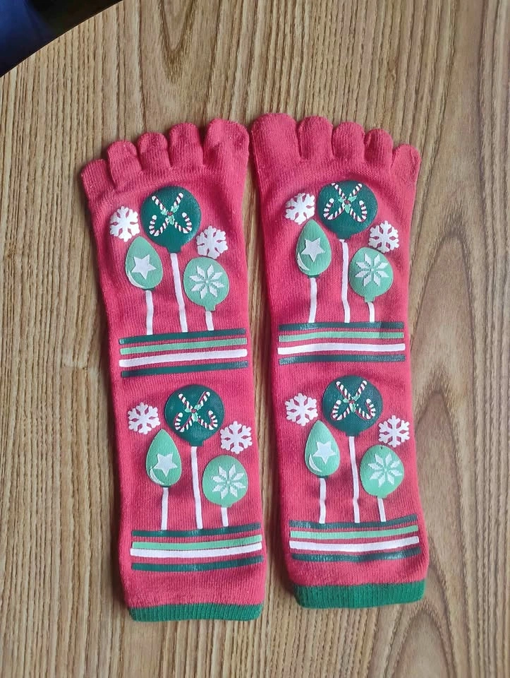 #26 Festive Toe Socks