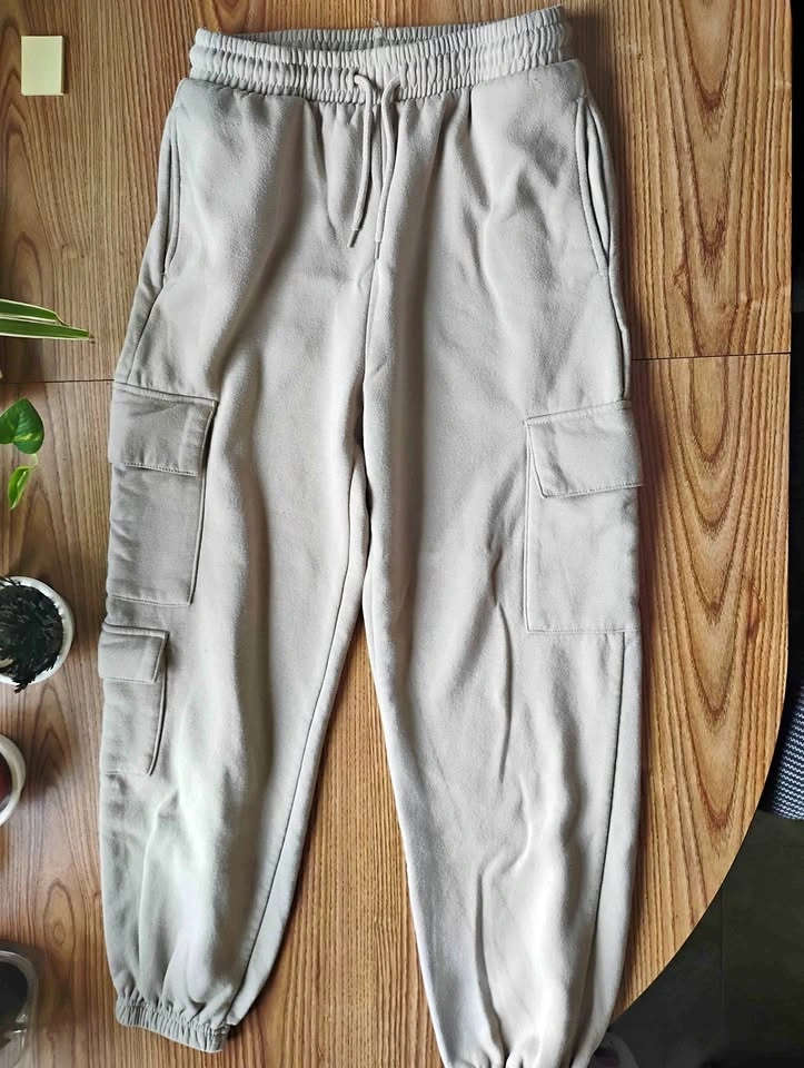 #53 Refuge Athletics Cargo Sweatpants Beige size Small