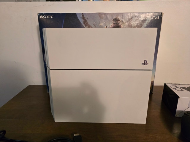 White PS4 1tb SSD, 2 controllers, 2 games - photo 2