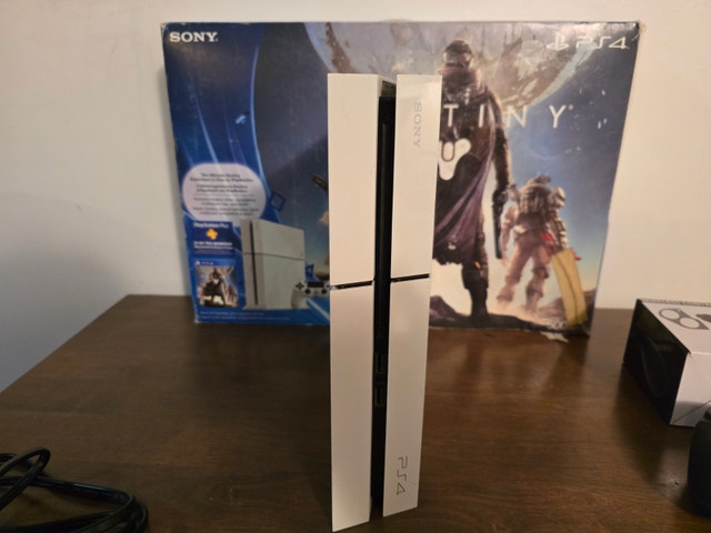White PS4 1tb SSD, 2 controllers, 2 games - photo 3