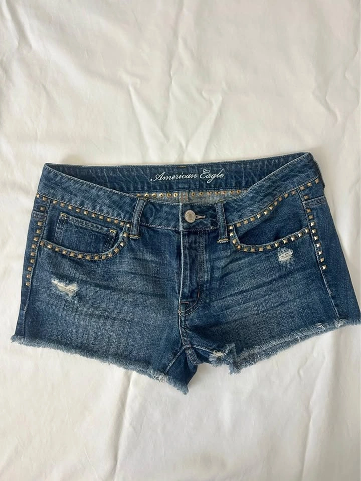 American Eagle Y2K Studded Distressed Low Rise Shorts Size 6