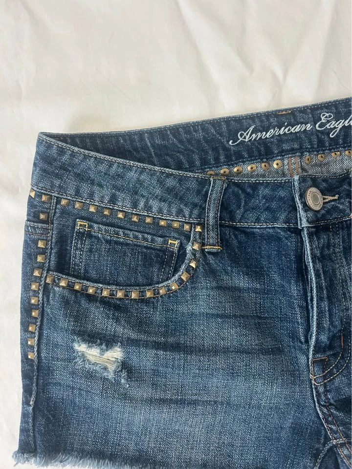 American Eagle Y2K Studded Distressed Low Rise Shorts Size 6 - photo 3