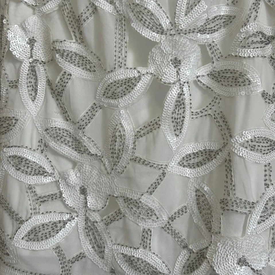 VERTY NWOT White Sequin Beaded Floral Mini Skirt - M - photo 4