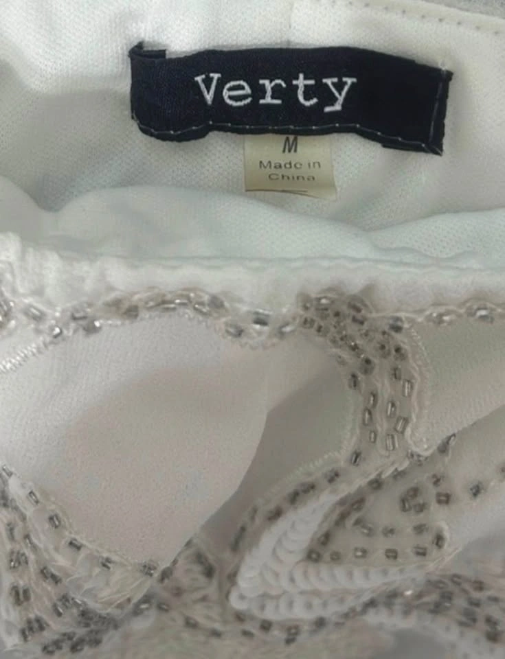 VERTY NWOT White Sequin Beaded Floral Mini Skirt - M - photo 5