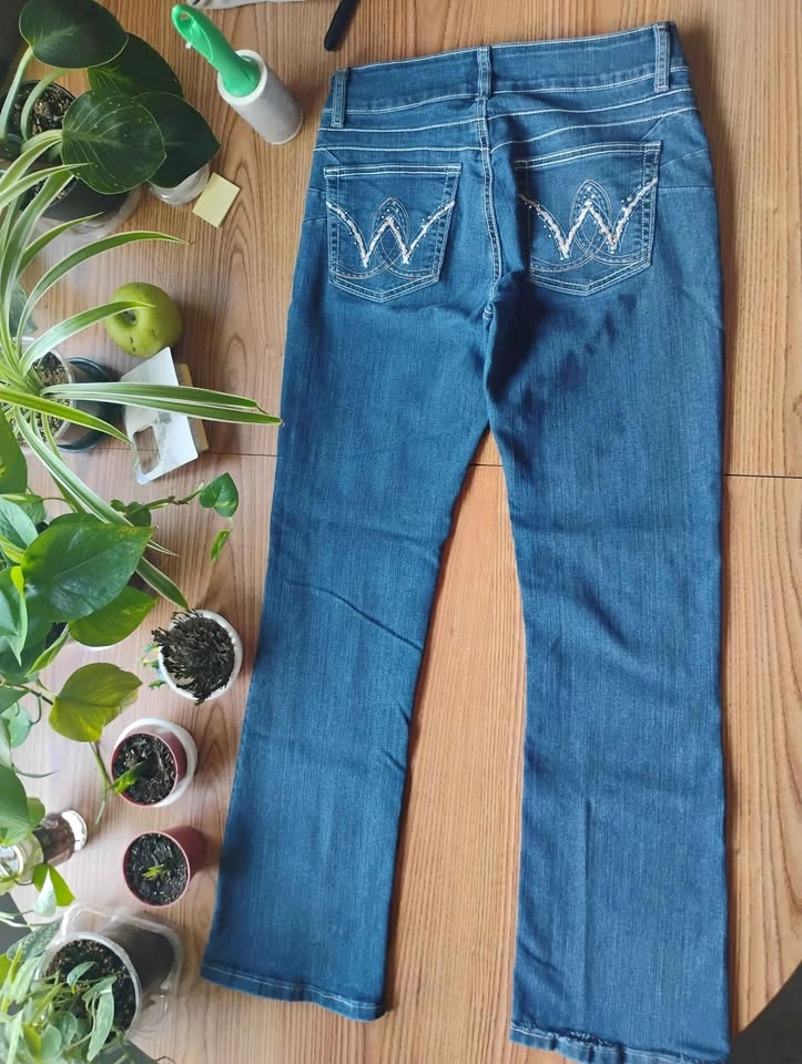 #73 Wrangler Women's Western Bootcut Blue Jeans size 5/6 x 36 - photo 2