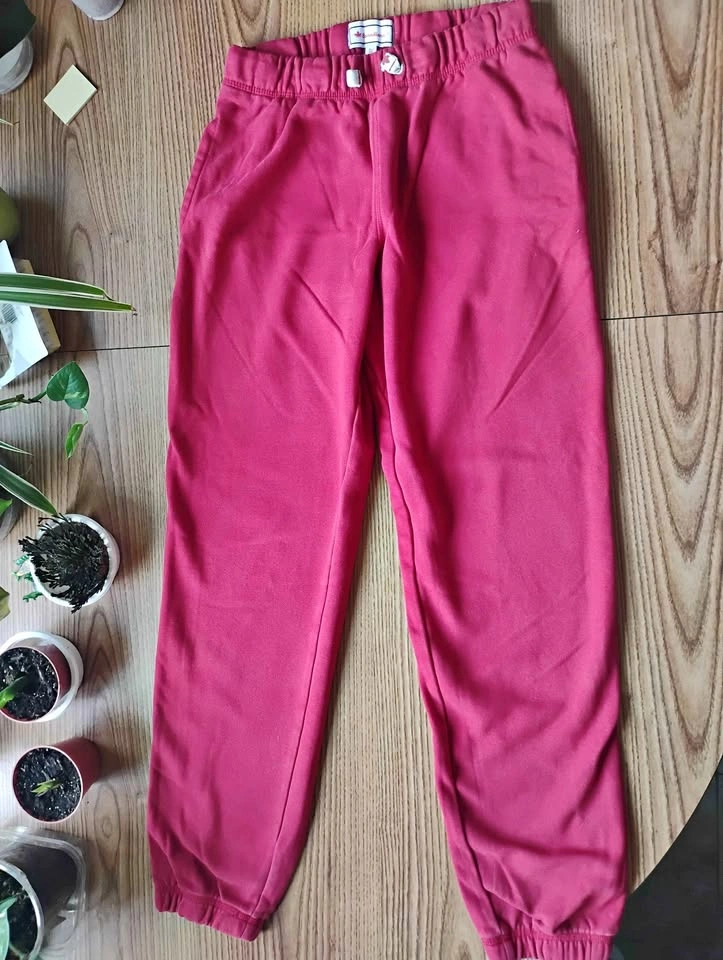 #74 Canadiana Brand Canada Fleece Joggers Red size 14-16(XL)