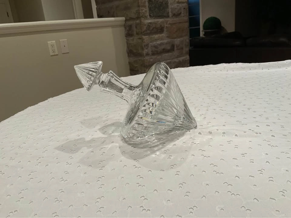Liquor Decanter Vintage Shannon Irish Crystal Tilted Decanter - photo 2