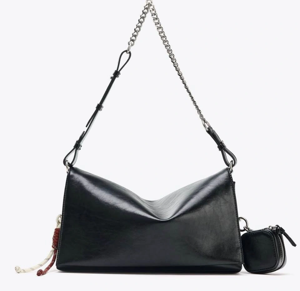 Zara Black Shoulder Bag with many charms - photo 2