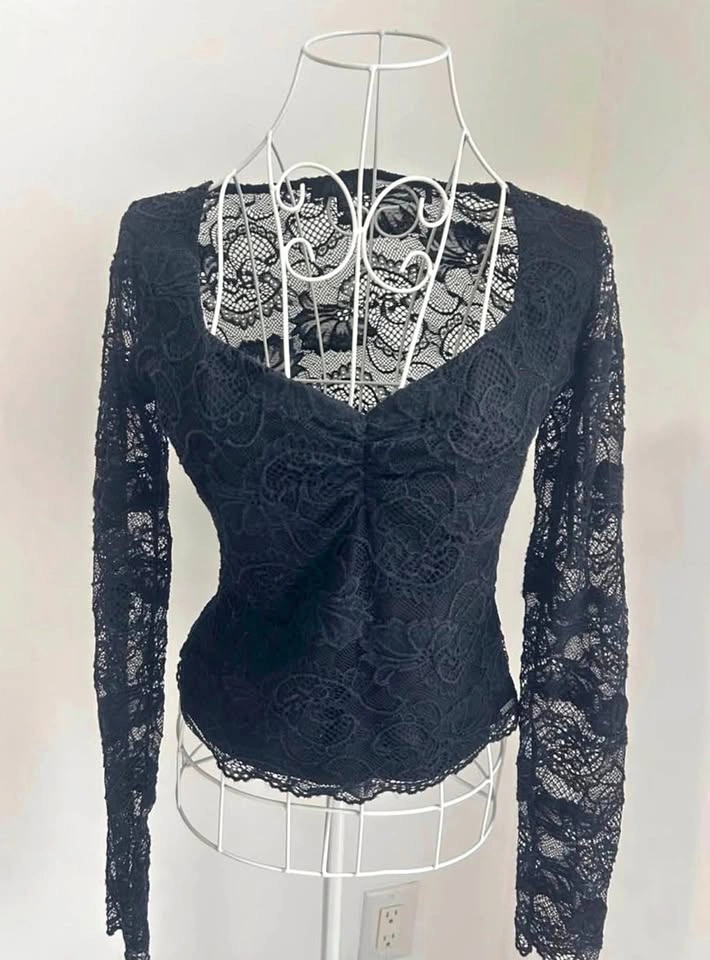 GUESS Black Floral Lace Long Sleeve Top - Size XS