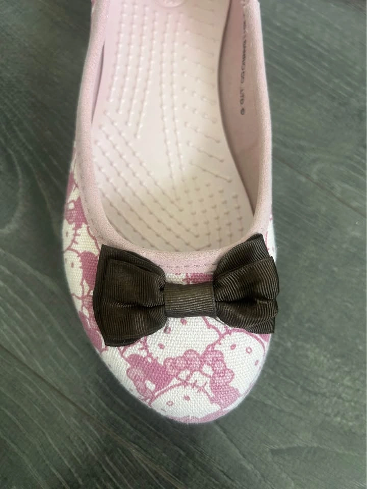 Crocs x Sanrio Hello Kitty Pink Bow Ballet Flats Women’s 5 - photo 3
