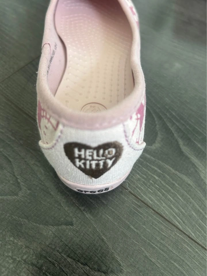 Crocs x Sanrio Hello Kitty Pink Bow Ballet Flats Women’s 5 - photo 4