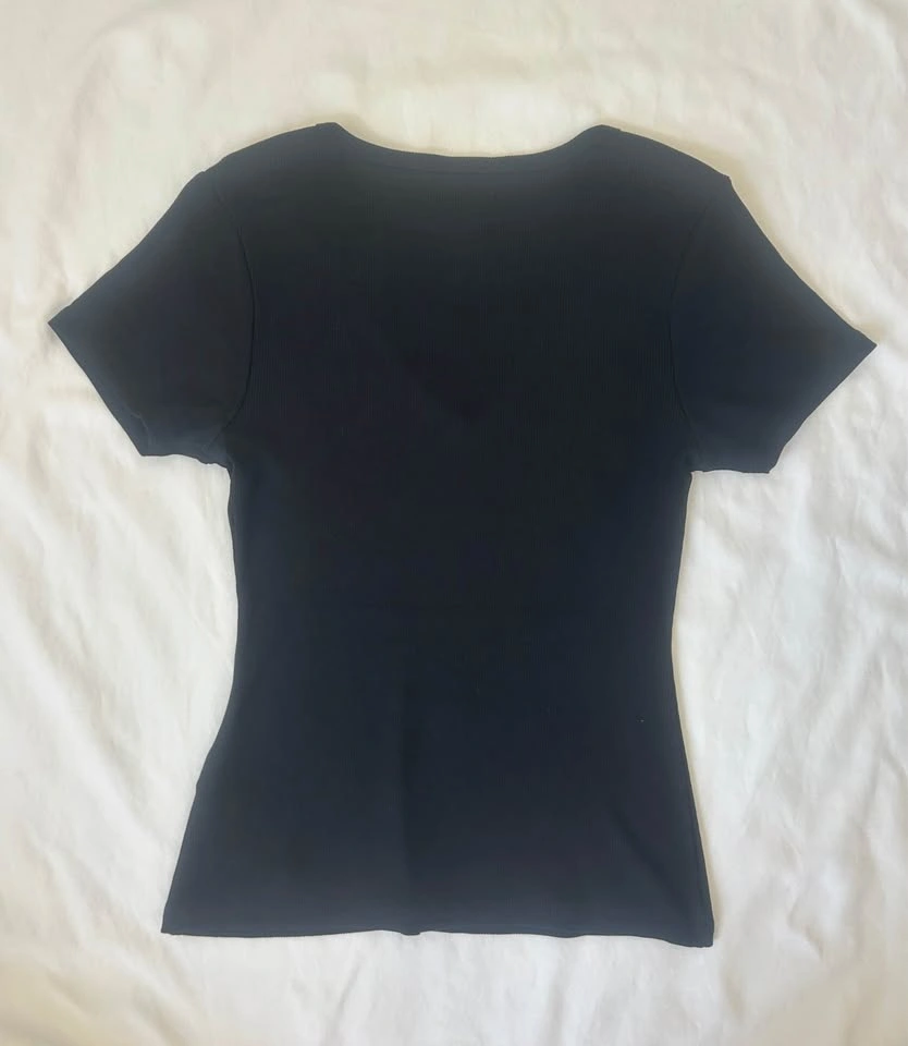 NWT GUESS Los Angeles Black Ribbed V-Neck Rhinestone Tee M - photo 3