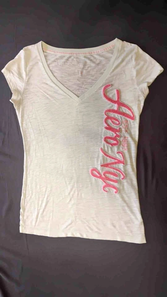 Aeropostale Women's V-Neck Graphic T-shirt Green/Pink Small
