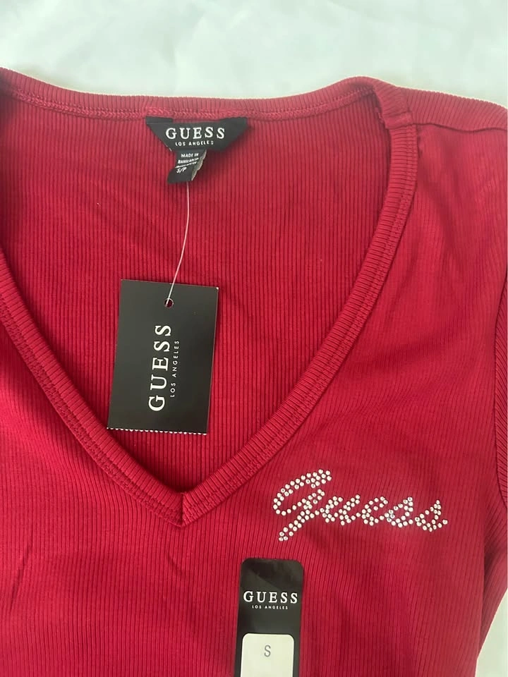 NWT GUESS Los Angeles Red Ribbed V-Neck Rhinestone Tee - S - photo 4