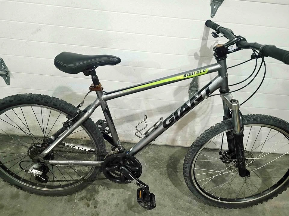 Giant front suspension mountain bike